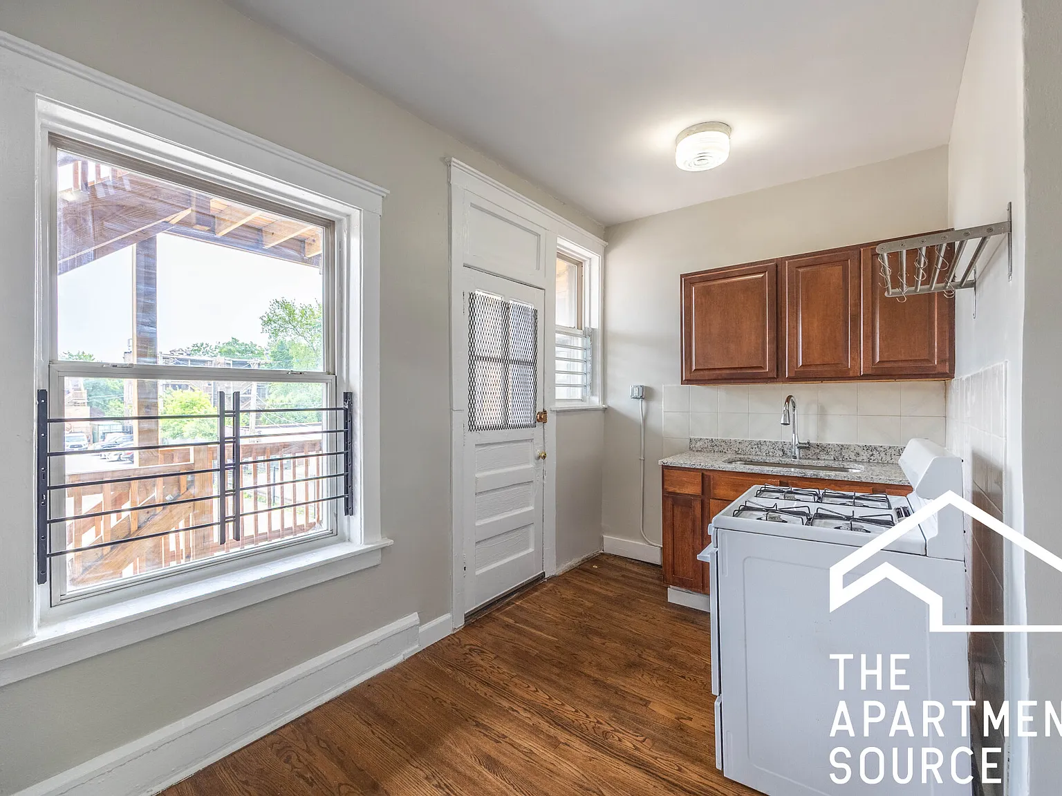 Studio, 530 sqft, $1,695 — Photo 1