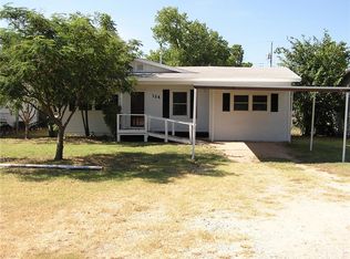 124 Coke St, Tye, TX 79563
