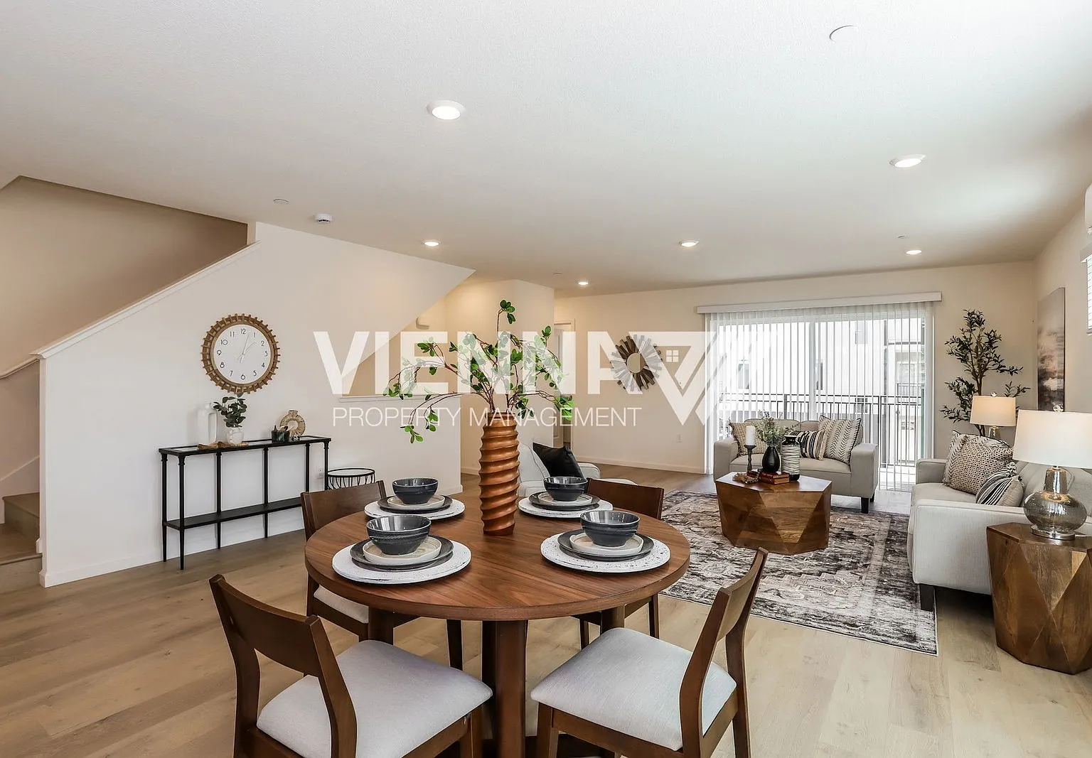 3 bed, 3.5 bath, 1956 sqft, $2,645 — Photo 4