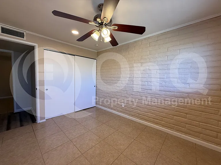 8601 E Calle Bolivar — Photo 28