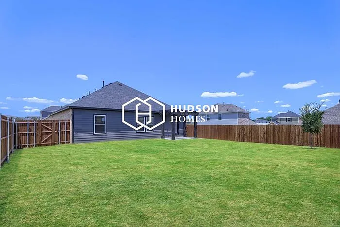 2407 Stonebriar Ln — Photo 11
