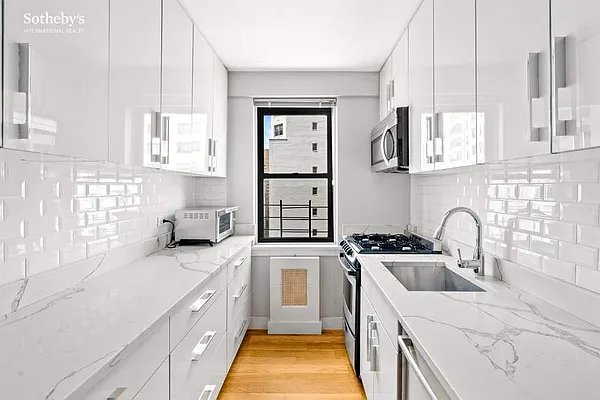 Rented by Sotheby's International Realty | media 8