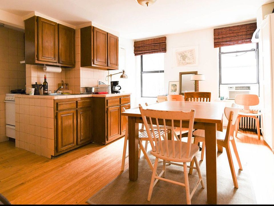 2nd image of 434 E 11th St APT 3R