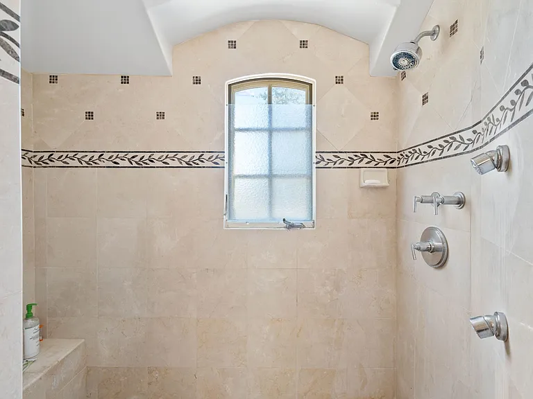 1236 Rose Ave — Photo 21
