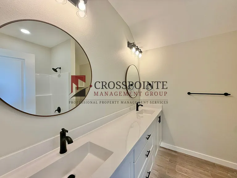 17430 Crossing Cir — Photo 12