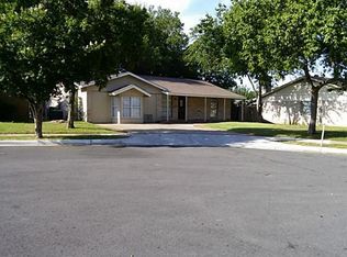 1013 Fairfax Ct, Arlington, TX 76015