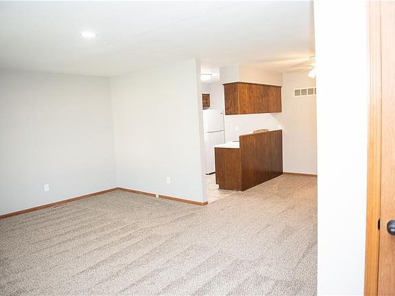 3rd image of 9805 View High Dr