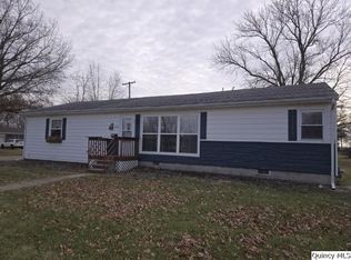 620 Maple St, Carthage, IL 62321