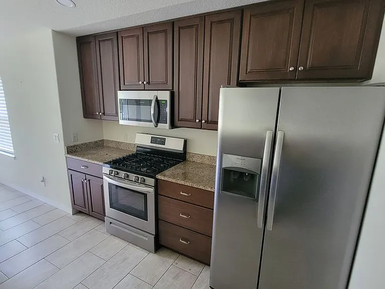 321 W Climbing Ivy Ct — Photo 17