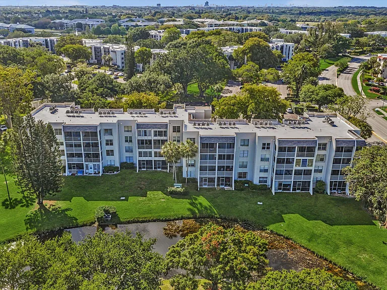 9470 Poinciana Pl #303 — Photo 46
