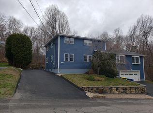 127 Starlet Ln, Waterbury, CT 06704