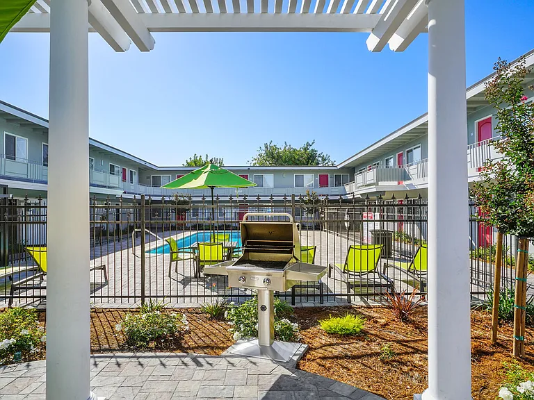 Bon Aire Apartments — Photo 11
