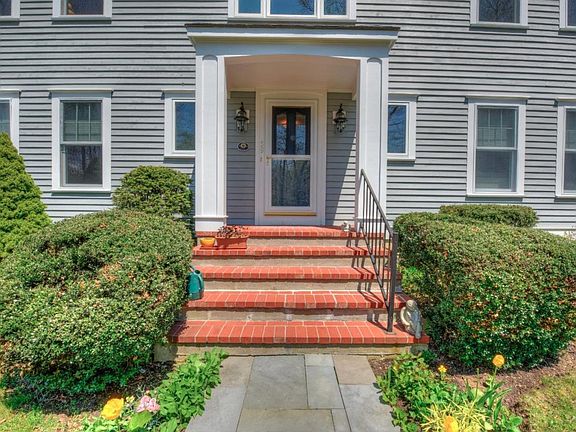 2nd image of 59 Stonewall Drive