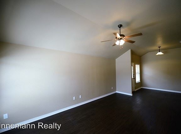 3rd image of 302A Sladecek Dr