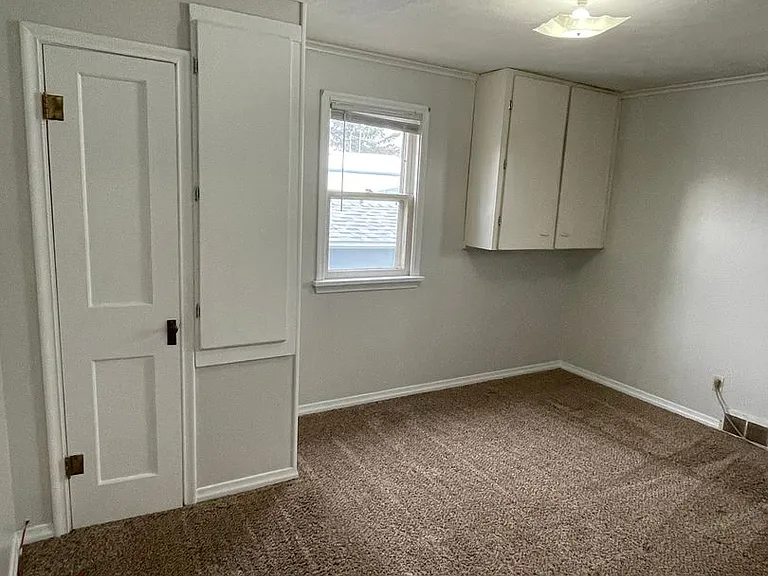 1021 Dilger Ave — Photo 11