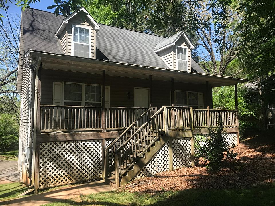 1st image of 2660 Gilbert St SE