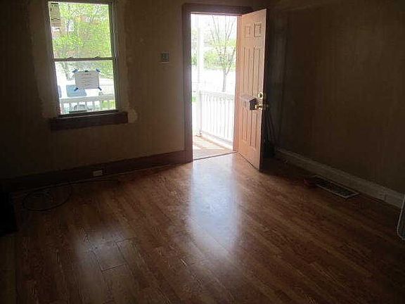 2nd image of 5812 Garesche Ave