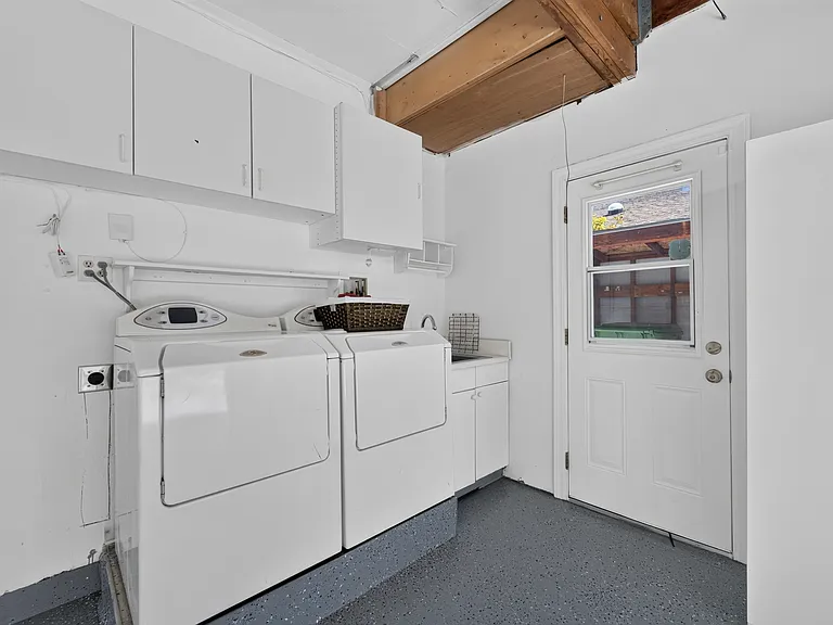 366 Manchester Ave — Photo 29