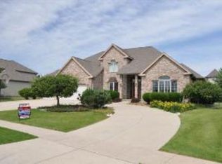 1903 Woodbine Rd, Bloomington, IL 61704