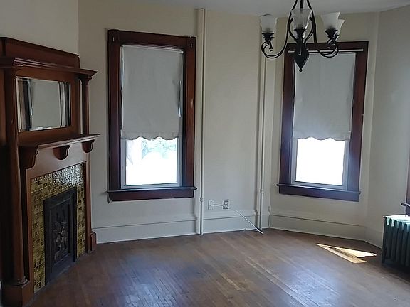4th image of 339 Ida Ave #1