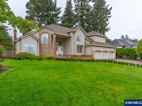 2nd image of 1577 Webster Dr SE