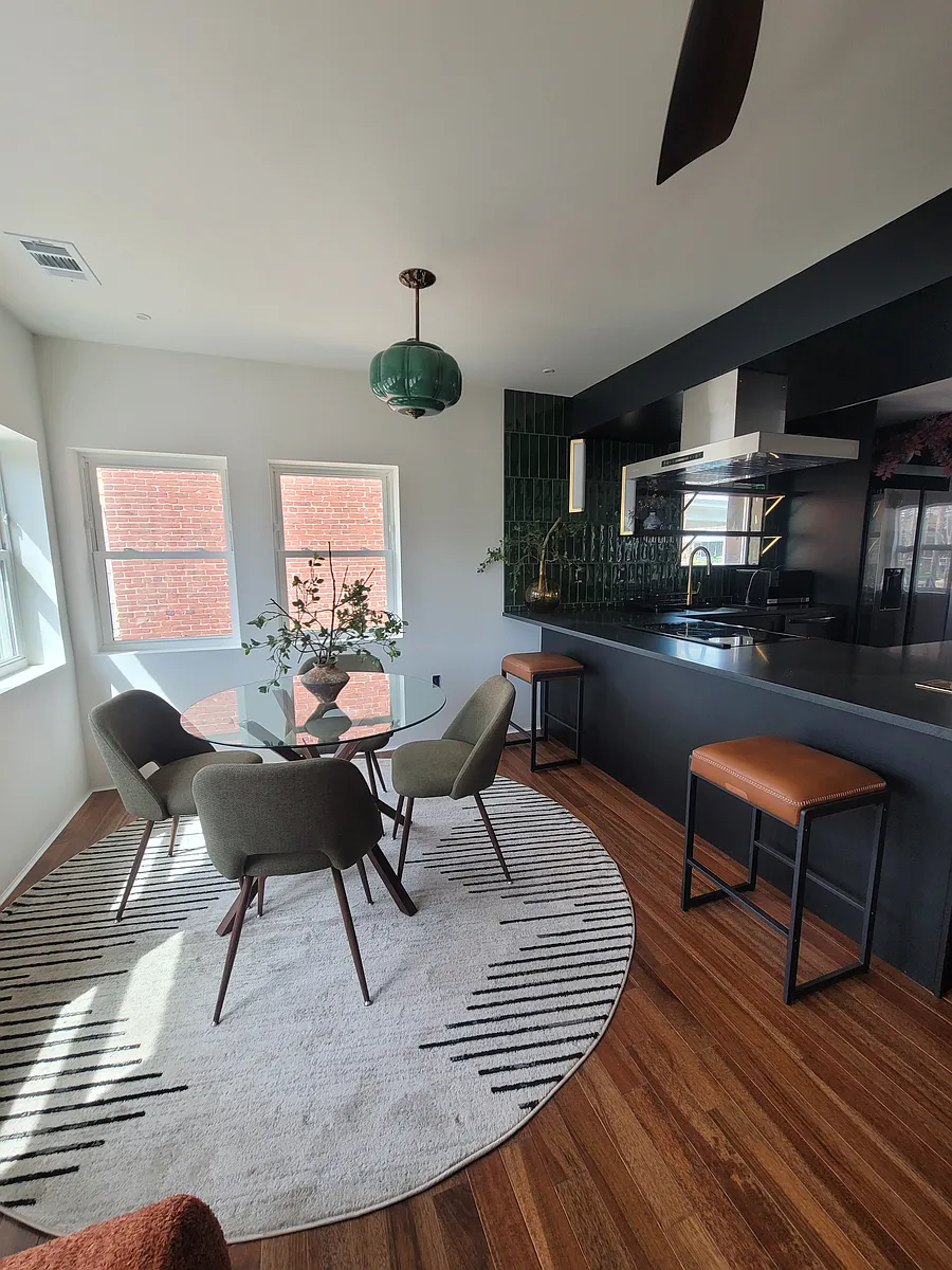 Building Photo - 321 Channing St NE #A