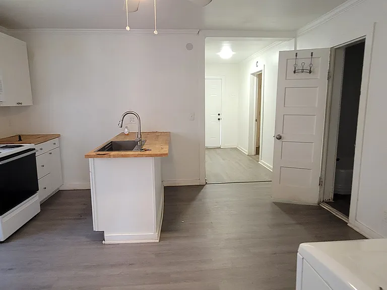 185 Earnest Byner St — Photo 5