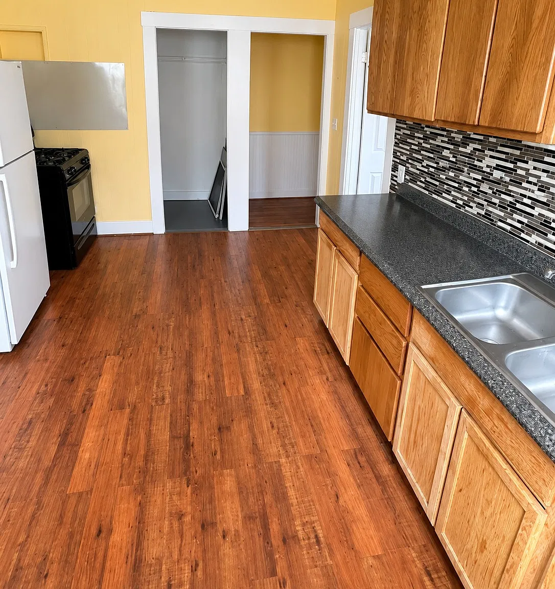 3 bed, 1400 sqft, $1,900 — Photo 4