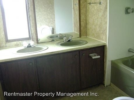 4th image of 465 N Adam Dr
