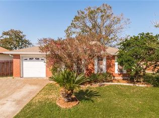 2320 Hampton Dr, Harvey, LA 70058