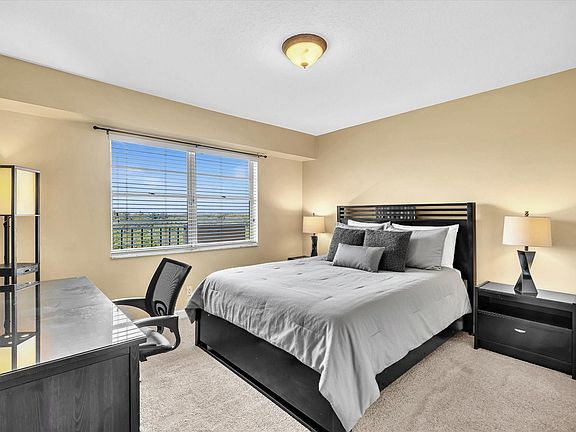 4th image of 3300 W Rolling Hills Circle #705