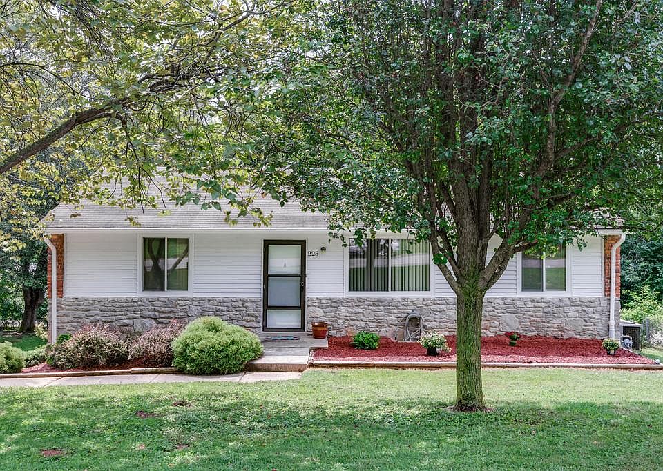 1st image of 225 Shawn Dr