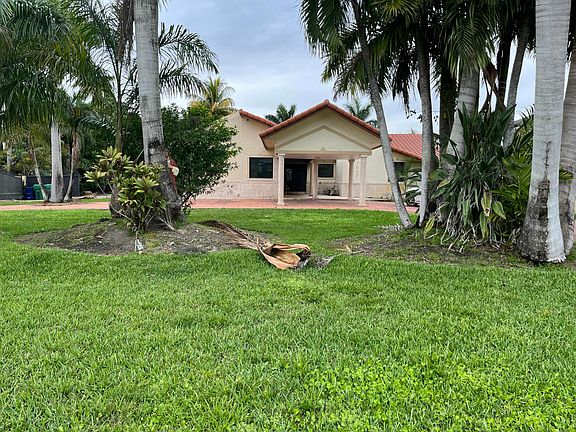 4th image of 7445 N Augusta Drive
