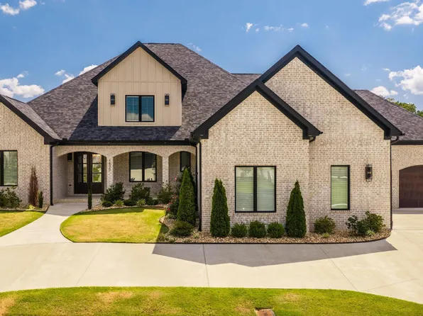 1630 Dolphin Dr, Conway, AR 72034