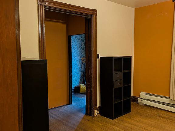 4th image of 509 Coal St Floor 1