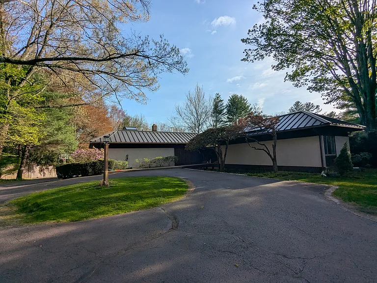 470 South St — Photo 28