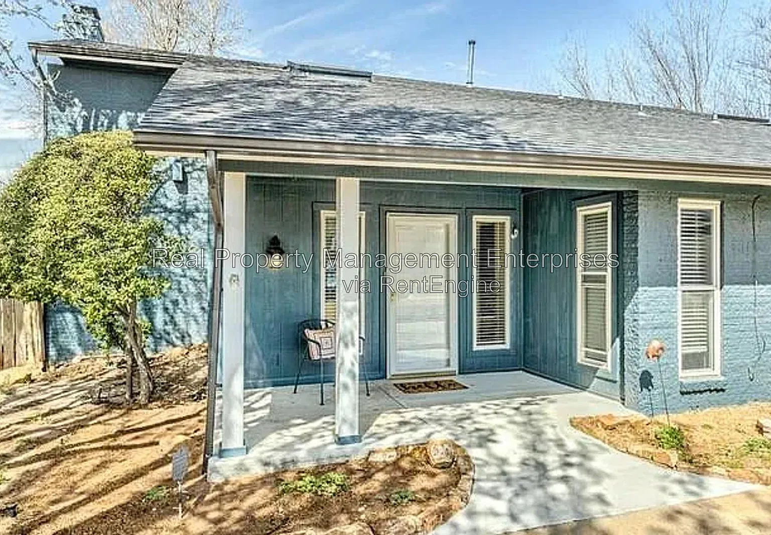 4 bed, 3.0 bath, 2850 sqft, $3,800 — Photo 2