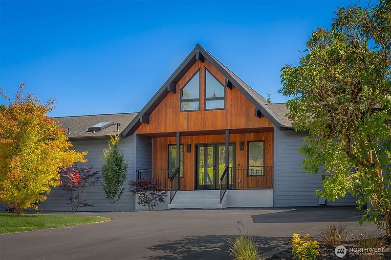 2nd image of 20825 SE 202nd Street