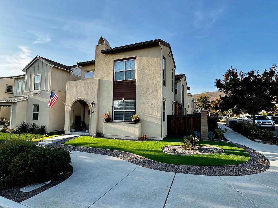 Front of house. Corner lot