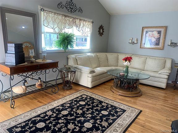 3rd image of 159 Parkwood Drive