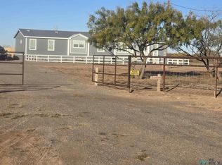 6874 Vineyard Rd, Dexter, NM 88230