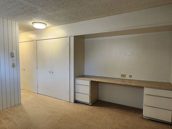 5th image of 160 Whitman St N APT B