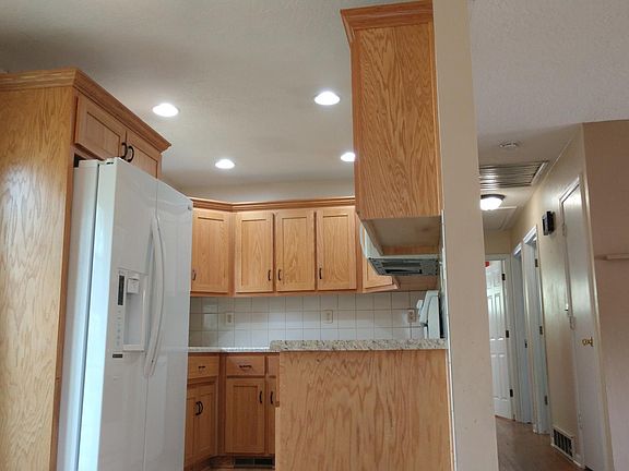 5th image of 304 W 28th St N