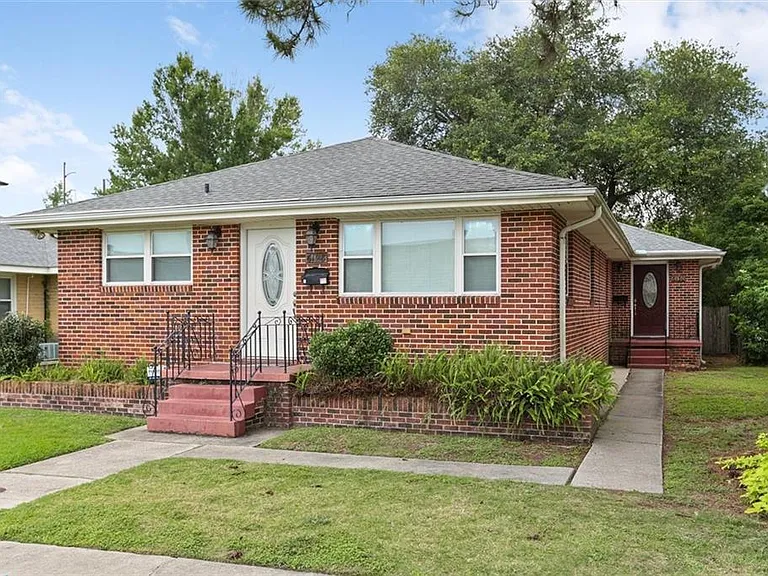 6130 Orleans Ave — Photo 1