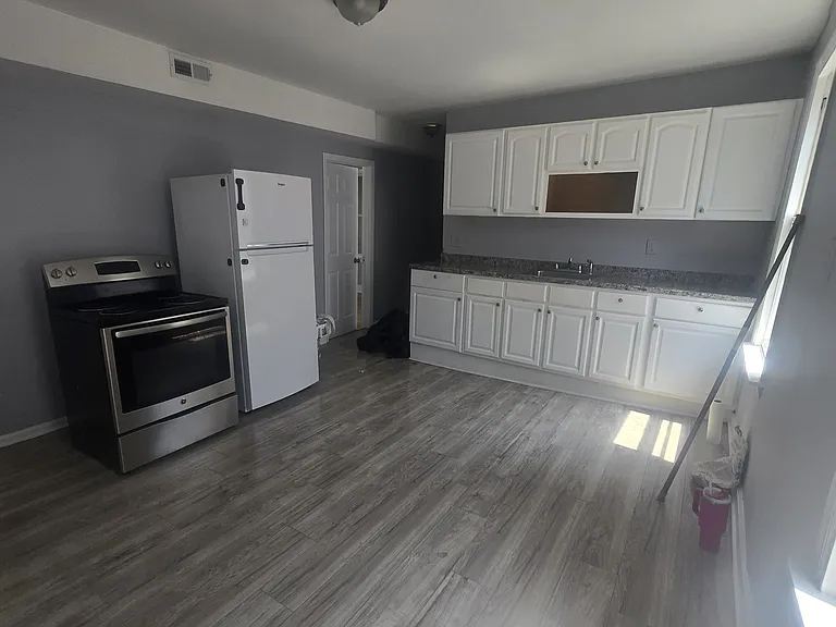 13 Poplar Pl #3 — Photo 2