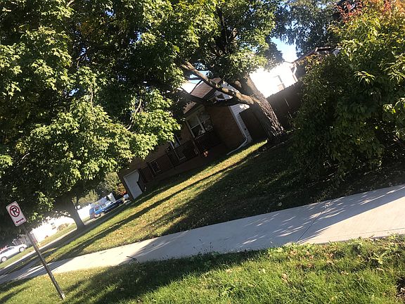 2nd image of 2907 Louise Ave