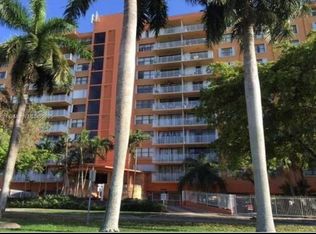 2450 NE 135th St APT 408, North Miami, FL 33181