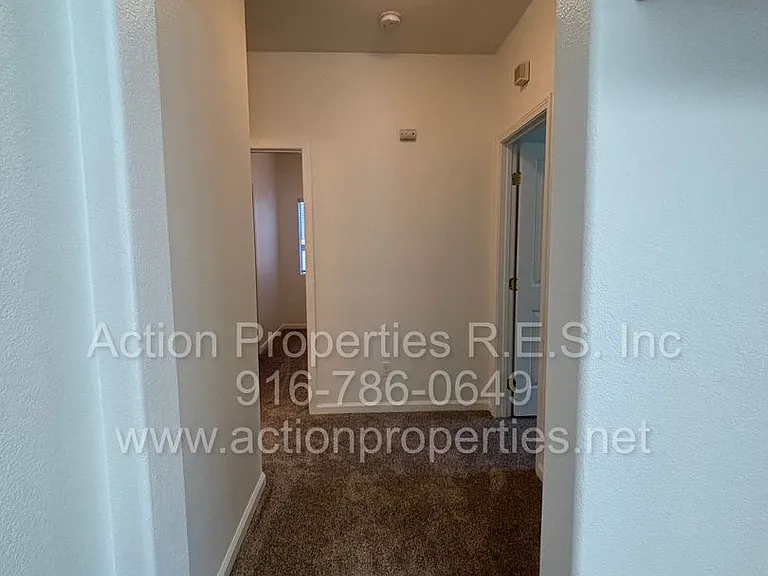 320 Bettencourt Dr — Photo 9