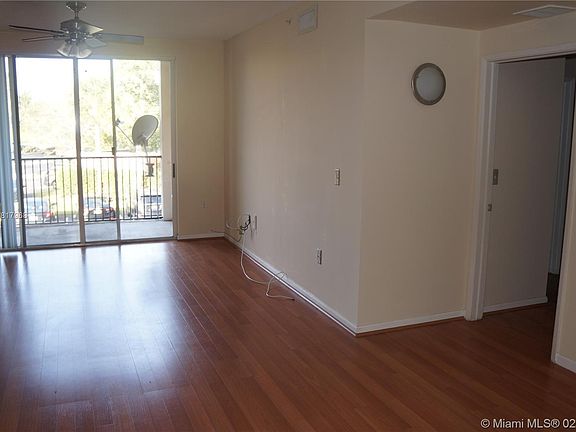 3rd image of 8070 N Nob Hill Rd APT 205