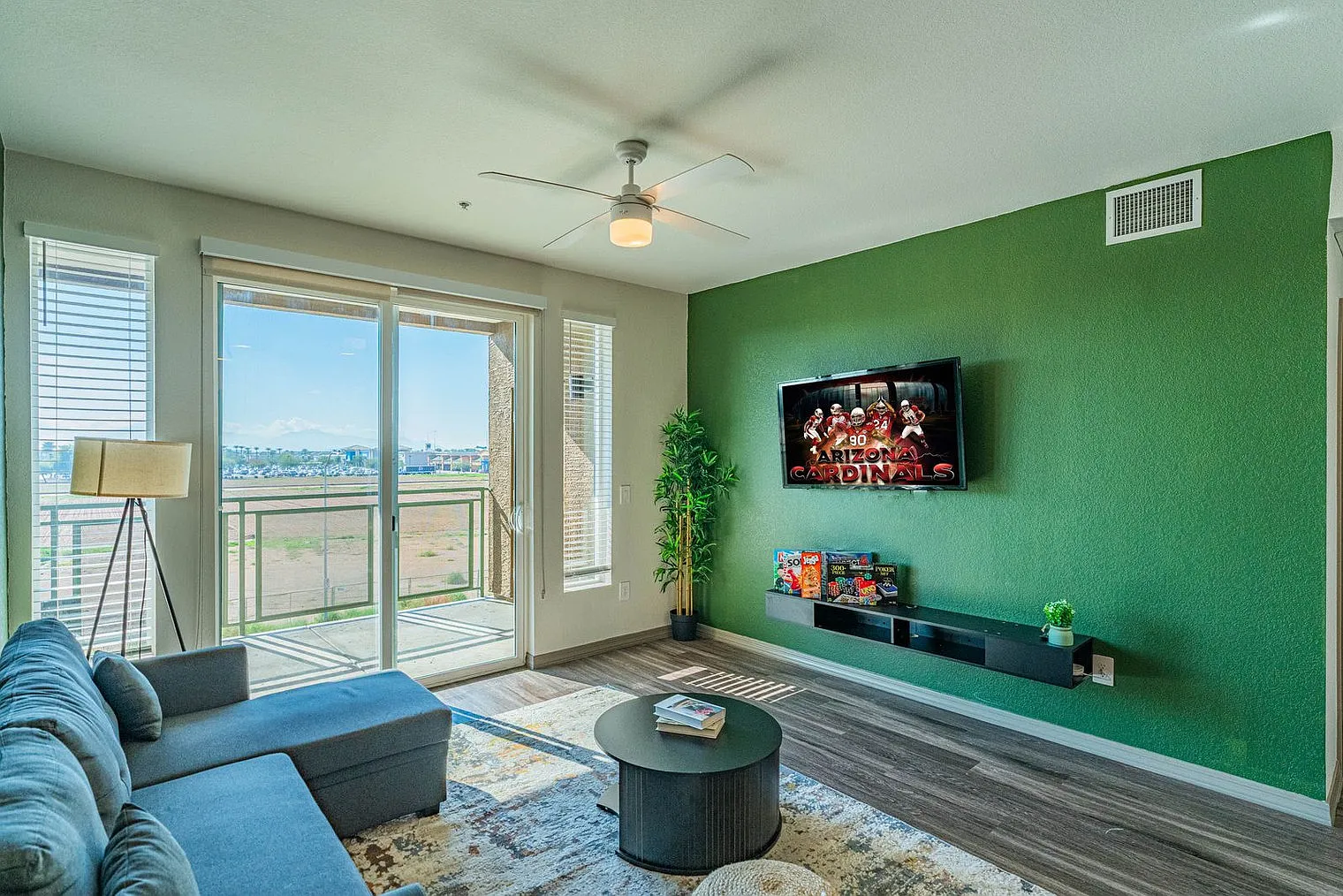 2 bed, 2.0 bath, 893 sqft, $3,162 — Photo 4